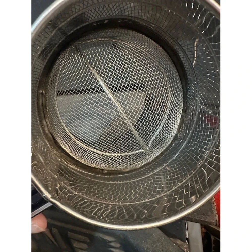 Vintage Style Stainless Steel 3 Cup Flour Sifter with Wood Knob Crank‎ Handle